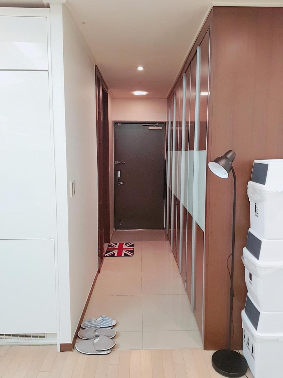 Young House Apartment *