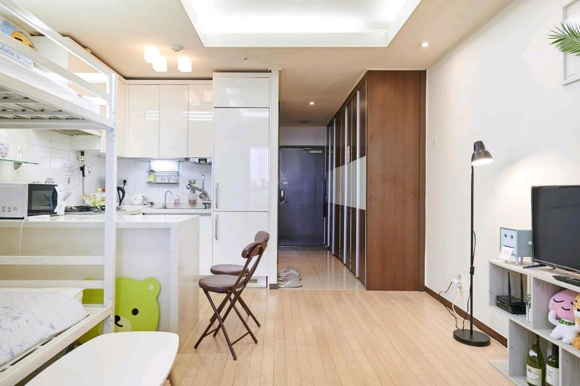 Apartment Young House